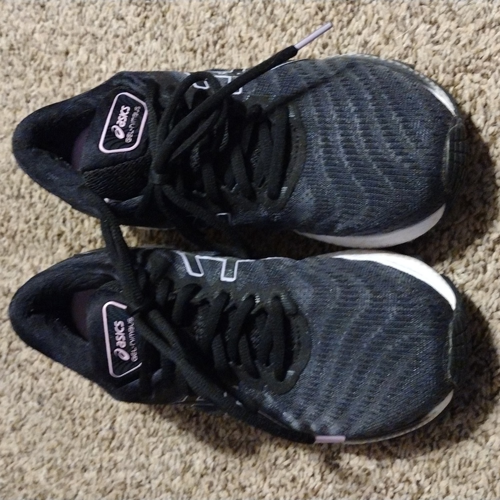 Asics Gel-Nimbus women's sneakers size 7.5